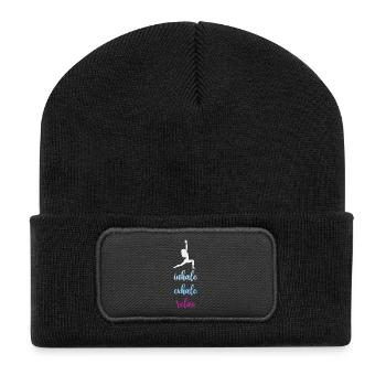 Yoga - Inspirez. Exhaler. Se détendre. - Beanie recyclé à patch - noir - Devant