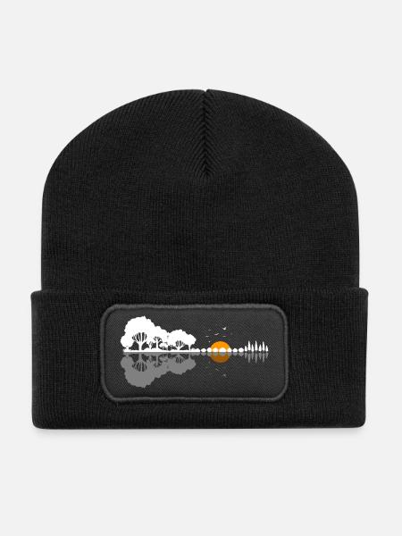 Gitarre Natur Wald Bäume Spiegelung Musik Geschenk - Recycelte Patch Beanie - Schwarz