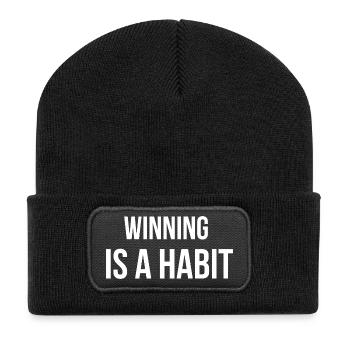 GAGNER EST UNE HABITUDE. | Greyline Officiel - Beanie recyclé à patch - noir - Devant