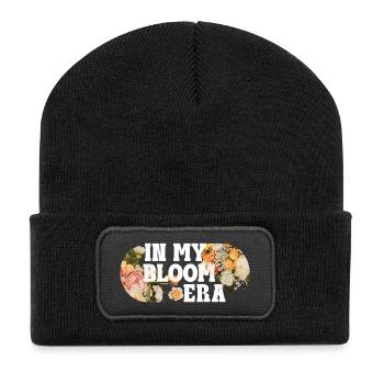 Bloom Era Vibes – Retro Blumen Spruch - Recycelte Patch Beanie - Schwarz - Vorne
