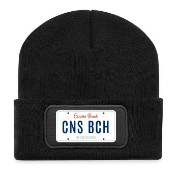Cousins Beach – License Plate - Recycelte Patch Beanie - Schwarz - Vorne