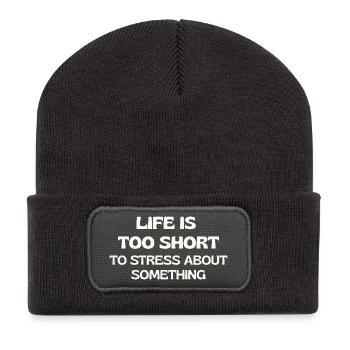 La vie est trop courte pour s’inquiéter pour quelque chose - Beanie recyclé à patch - charbon - Devant