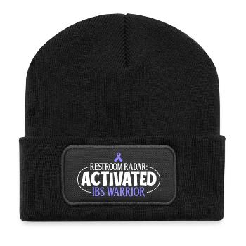 Reizdarm Humor - WC Radar aktiv - Recycelte Patch Beanie - Schwarz - Vorne