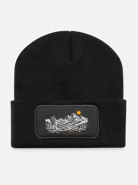 Wanderer Sonnenaufgang Destination Relief Hell - Recycelte Patch Beanie - Schwarz