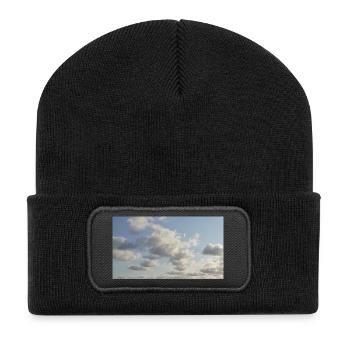 Himmelsweiche Wolken - Recycelte Patch Beanie - Schwarz - Vorne