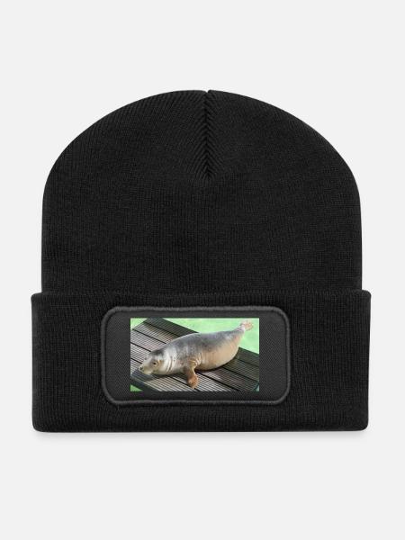 Robbenjunges auf Texel - Recycelte Patch Beanie - Schwarz