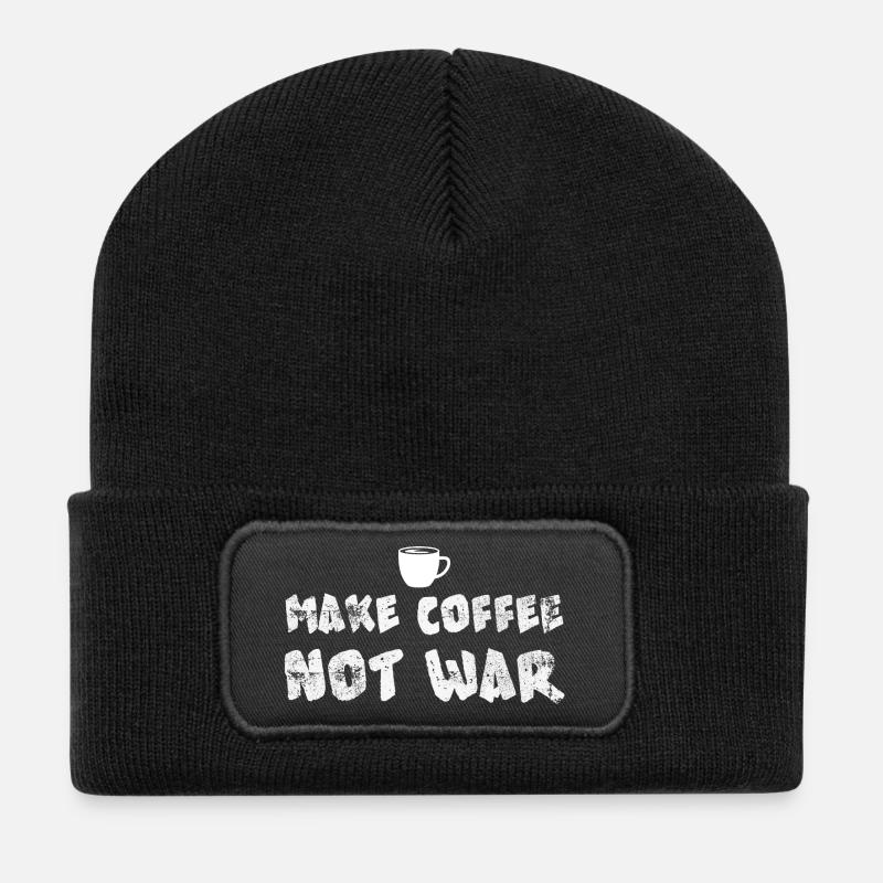 UMake Coffee Not War Lustiges Kaffeedesign - Recycelte Patch Beanie - Schwarz