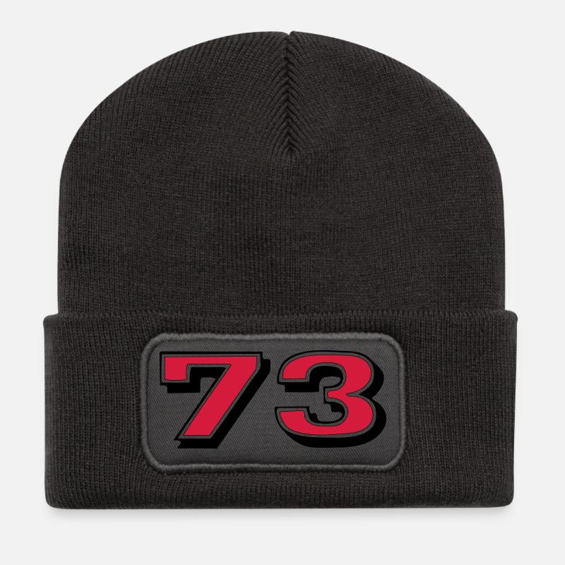 Rote 73 auf Schwarz - Recycelte Patch Beanie - Dunkelgrau