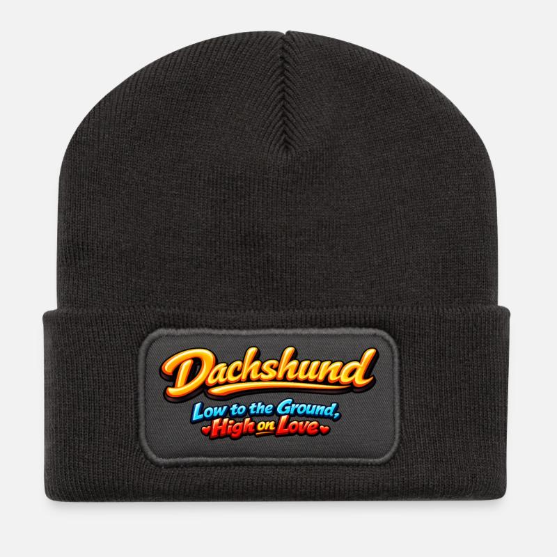 Dackel: Niedriges Gelände, hohe Liebe - Recycelte Patch Beanie - Dunkelgrau