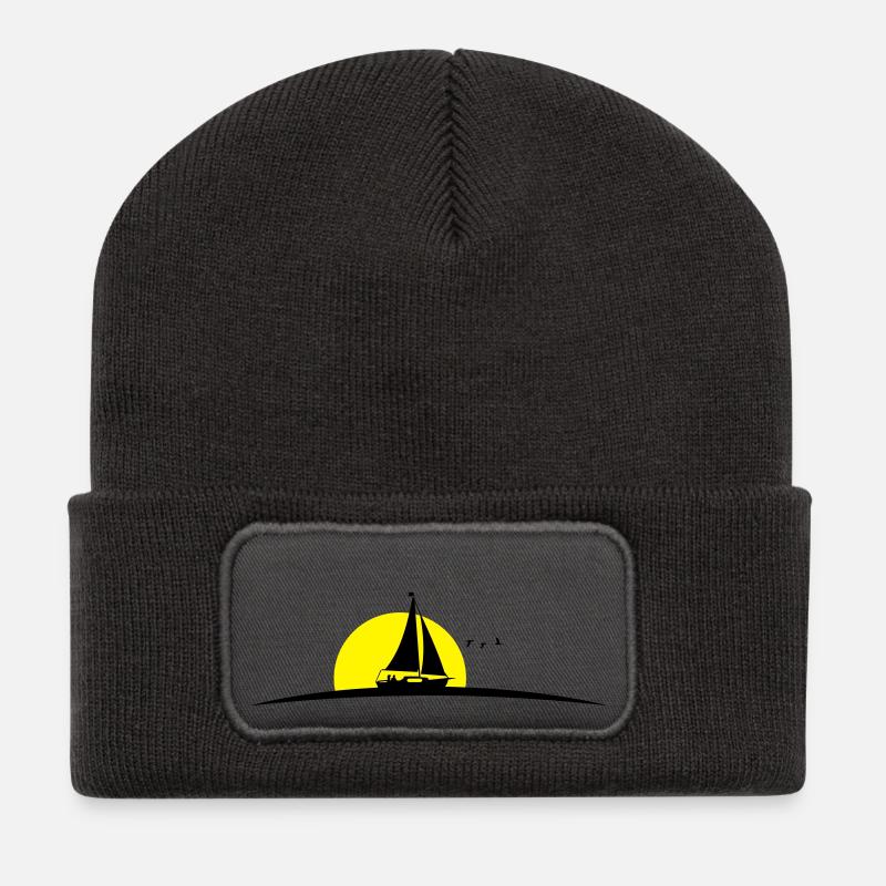 Segelboot - Recycelte Patch Beanie - Dunkelgrau