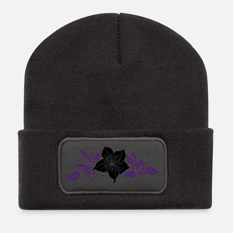 Schwarze Lilie mit violetten Ranken-Elementen - Recycelte Patch Beanie - Dunkelgrau