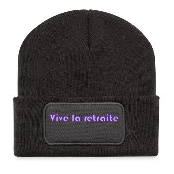 RUHESTAND. RUHESTAND. PENSIONIERT. SENIOR. OMA. OPA - Recycelte Patch Beanie - Dunkelgrau - Vorne