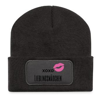 Kiss Me – Conception de lèvres romantiques xoxo - Beanie recyclé à patch - charbon - Devant