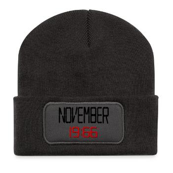 60. Geburtstag November 1966 - Recycelte Patch Beanie - Dunkelgrau - Vorne
