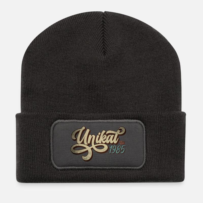 Unikat Est. 1985 - Recycelte Patch Beanie - Dunkelgrau