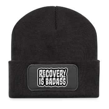 Recovery Is Badass Motivierend Erholung Zitat Logo - Recycelte Patch Beanie - Dunkelgrau - Vorne