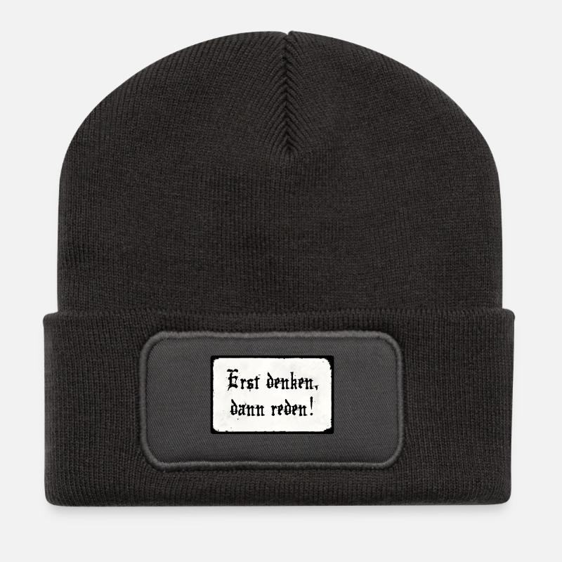 Erst denken, dann reden! - Recycelte Patch Beanie - Dunkelgrau