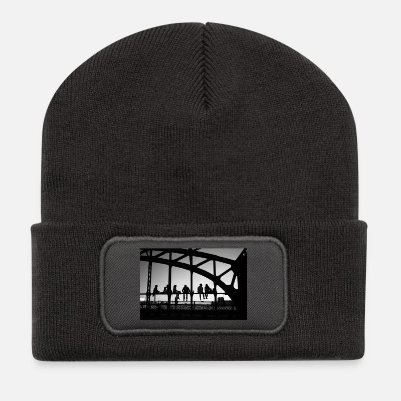 Abendstimmung - Recycelte Patch Beanie - Dunkelgrau