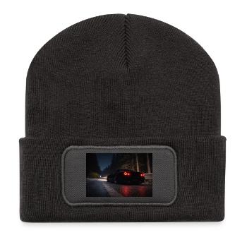 Nachtsportwagen auf der Straße - Recycelte Patch Beanie - Dunkelgrau - Vorne