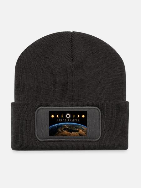 Solar Eclypse 2027 - Recycelte Patch Beanie - Dunkelgrau