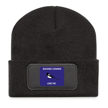 Geschwätzig wie eine Elster - Recycelte Patch Beanie - Dunkelgrau - Vorne