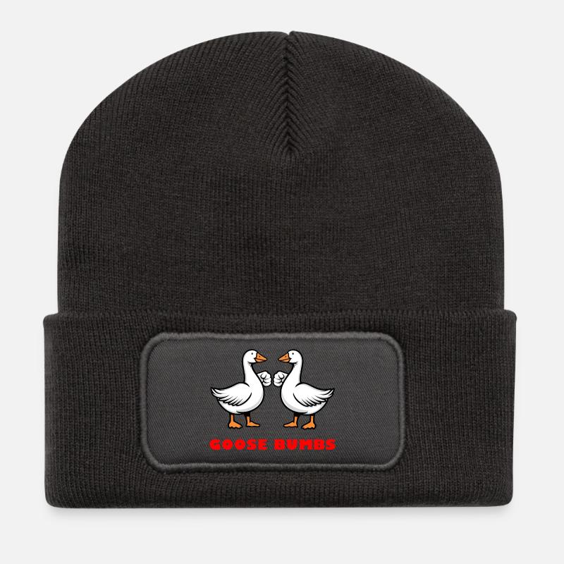 Goose Bumbs – Lustige Gänse-Fausthaut - Recycelte Patch Beanie - Dunkelgrau