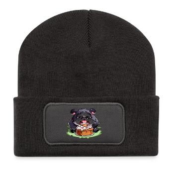 Pug mit Kuchen Cartoon - Recycelte Patch Beanie - Dunkelgrau - Vorne