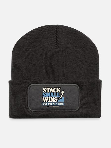 Kleine Siege im Stapel - Recycelte Patch Beanie - Dunkelgrau
