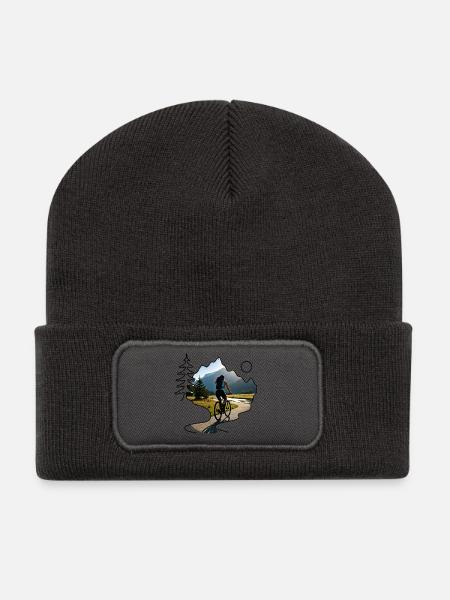 woman cyclist mountains - Recycelte Patch Beanie - Dunkelgrau