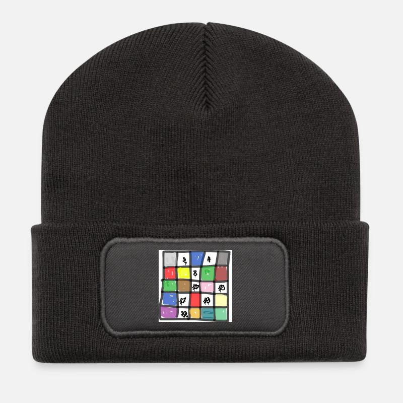 buntes Quadrat in Quadrate aufgeteilt, mit zahlen - Recycelte Patch Beanie - Dunkelgrau