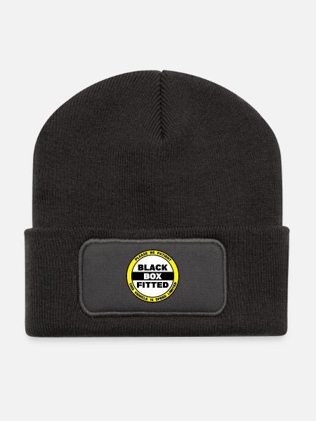 S’il vous plaît soyez patient - Boîte noire équipée - Beanie recyclé à patch - charbon