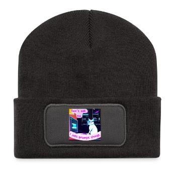 Frag mich nicht, ich fordere nur Dinge auf – Grumpy AI Cat - Recycelte Patch Beanie - Dunkelgrau - Vorne