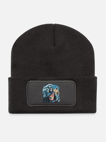 Mystische Ozeanwelle mit geisterhaftem Musiker - Recycelte Patch Beanie - Dunkelgrau