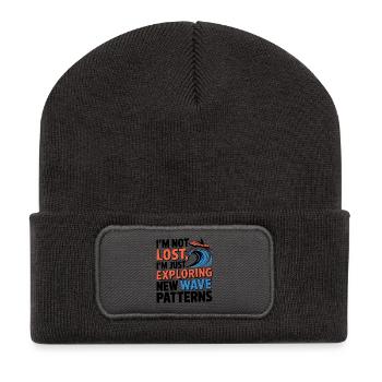 Drôle de jet ski perdu explorant les vagues - Beanie recyclé à patch - charbon - Devant