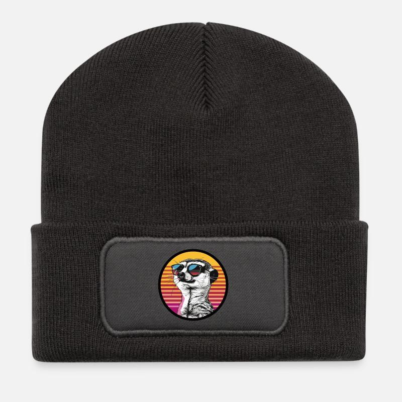 Wiesel in Retro Sonnenbrille - Recycelte Patch Beanie - Dunkelgrau