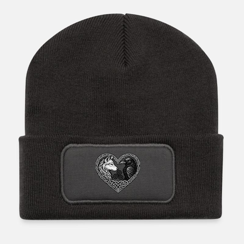 Celtic Heart: Wolf und Krähe - Recycelte Patch Beanie - Dunkelgrau