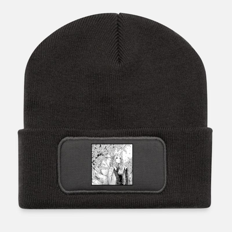 Manga Fuchsohr in Blütenlandschaft - Recycelte Patch Beanie - Dunkelgrau