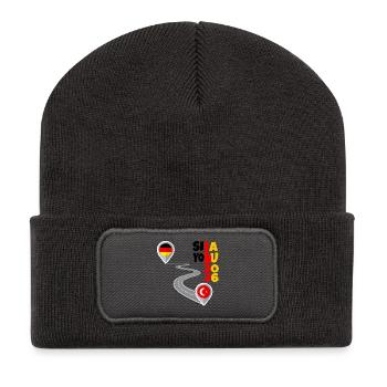 Sila Yolu - Heimfahrt: Zwei Welten, eine Reise - Recycelte Patch Beanie - Dunkelgrau - Vorne