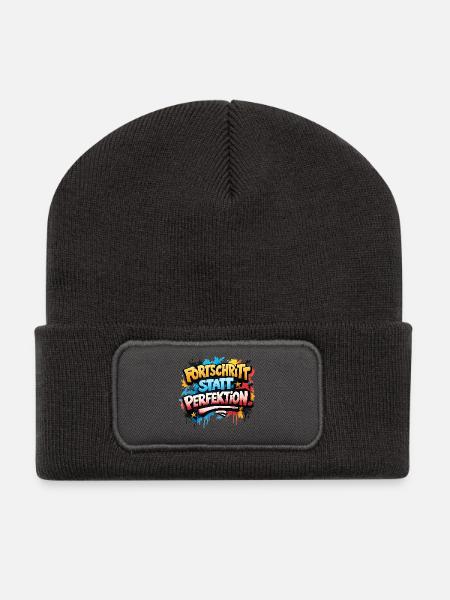 Fortschritt statt Perfektion - Recycelte Patch Beanie - Dunkelgrau