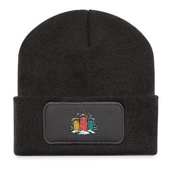 Schlittenrunde – Gemeinsam den Hang hinab - Recycelte Patch Beanie - Dunkelgrau - Vorne