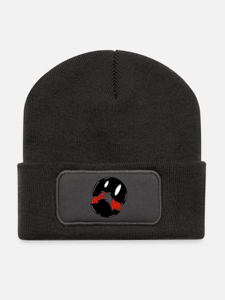 Süßer Halloween-Schädel mit Zuckerstangen - Recycelte Patch Beanie - Dunkelgrau