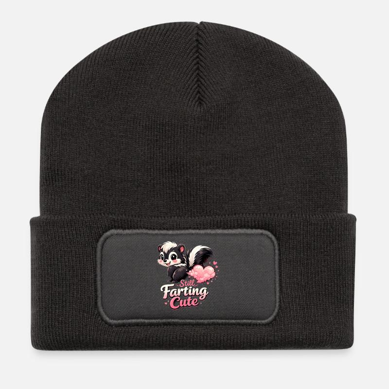Still Farting Cute Stinktier Liebe Valentinstag  - Recycelte Patch Beanie - Dunkelgrau
