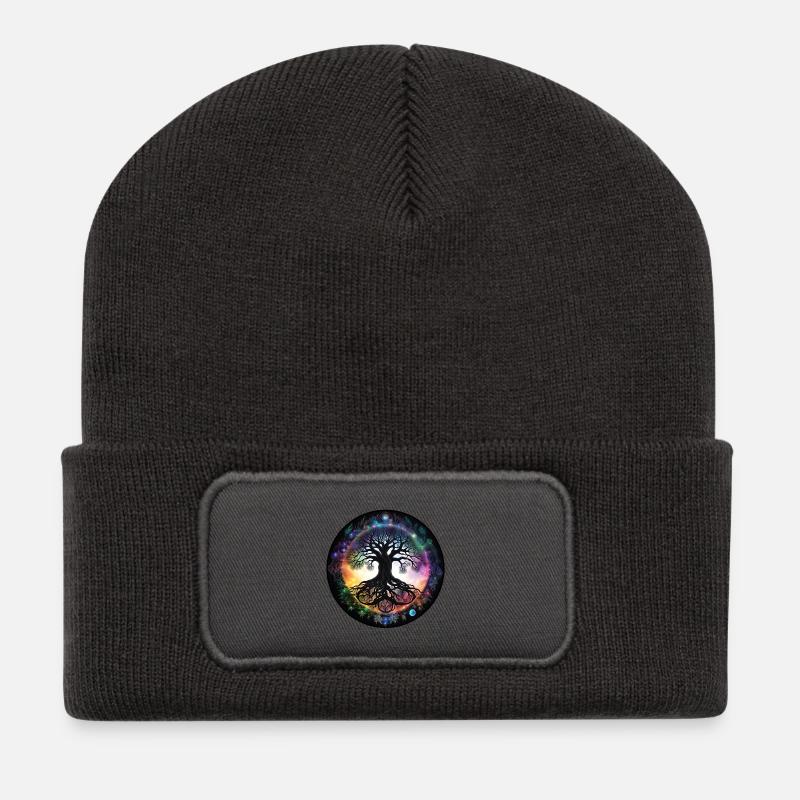 Wurzelbaum im Regenbogenkreis - Recycelte Patch Beanie - Dunkelgrau
