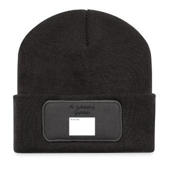 18. Geburtstag Gästeliste - Recycelte Patch Beanie - Dunkelgrau - Vorne