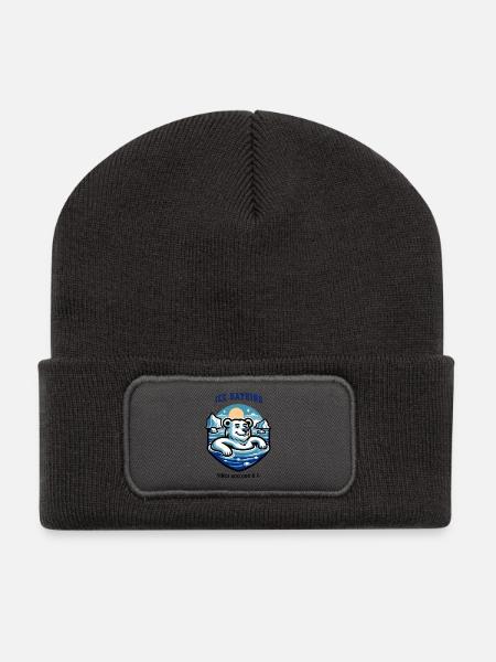 relaxter Eisbär beim Eisbaden lustiger Spruch - Recycelte Patch Beanie - Dunkelgrau