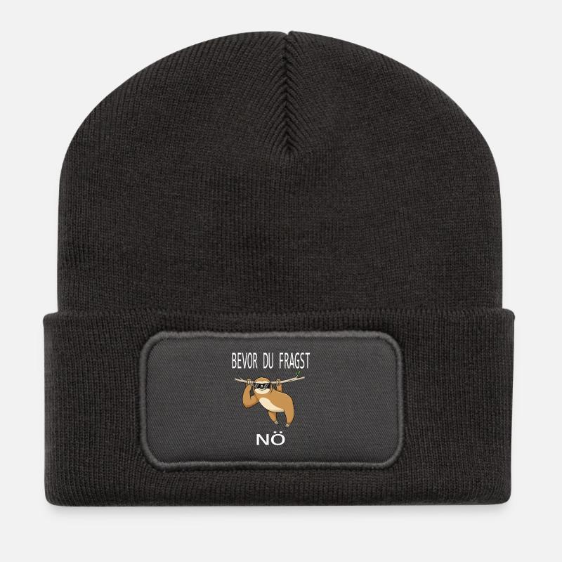 Bevor Du Fragst Nö Faultier Spruch Geschenk Humor - Recycelte Patch Beanie - Dunkelgrau