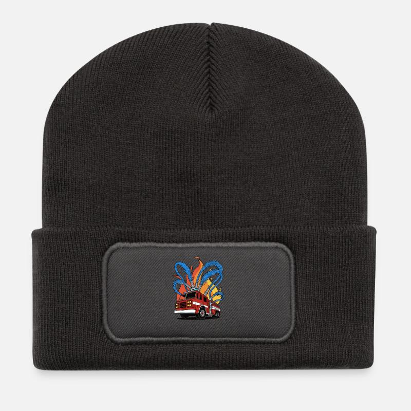 Ein Feuerwehrauto löscht ein Feuer – eine Rettungsaktion - Recycelte Patch Beanie - Dunkelgrau