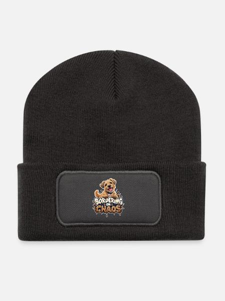 grenzend zum Chaos - Recycelte Patch Beanie - Dunkelgrau