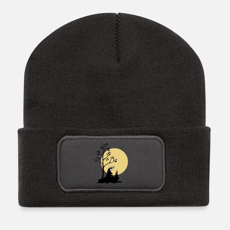 Dachs im Mondlicht - Recycelte Patch Beanie - Dunkelgrau