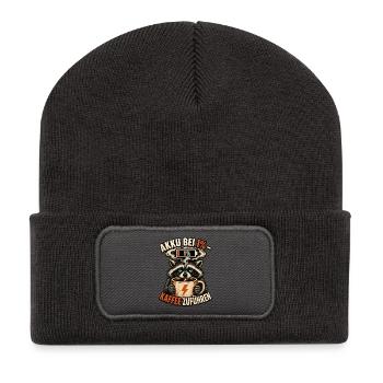 Akku Bei 1 Prozent – Waschbär Kaffee Humor  - Recycelte Patch Beanie - Dunkelgrau - Vorne